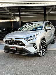 Toyota RAV4 LE 2021 - miniatura 1