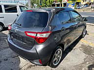Toyota VITZ 2020 - miniatura 8