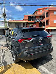Toyota RAV4 XLE Premium 2023 - miniatura 11