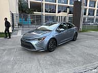Toyota Corolla LE 2021 - miniatura 1