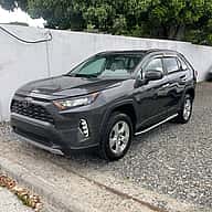 Toyota RAV4 LE 2021 - miniatura 1