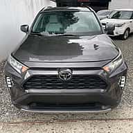 Toyota RAV4 LE 2021 - miniatura 2