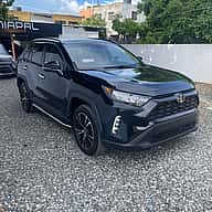 Toyota RAV4 LE 2021 - miniatura 3