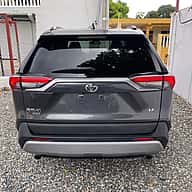 Toyota RAV4 LE 2021 - miniatura 5