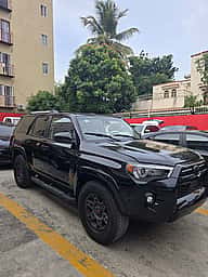 Toyota 4 Runner SR5 2021 - miniatura 3