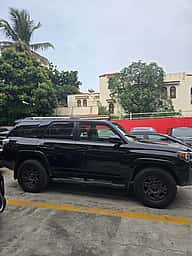 Toyota 4 Runner SR5 2021 - miniatura 4