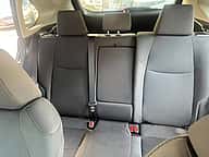 Toyota RAV4 LE 2021 - miniatura 9