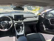 Toyota RAV4 LE 2021 - miniatura 10
