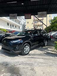Toyota RAV4 LE 2021 - miniatura 1
