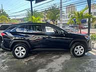 Toyota RAV4 LE 2021 - miniatura 4