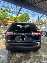 Toyota RAV4 LE 2021 - miniatura 5