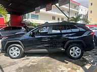 Toyota RAV4 LE 2021 - miniatura 6