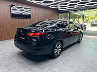 Nissan Versa SV 2020 - miniatura 4