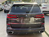 BMW X5 sDrive40i 2022 - miniatura 7