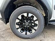 Toyota Hilux Limited 2027 - miniatura 6