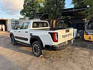 Toyota Hilux Limited 2027 - miniatura 3