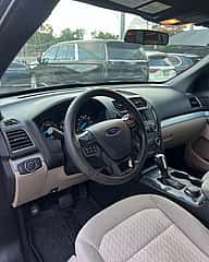 Ford Explorer XL 2019 - miniatura 6