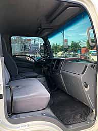 Isuzu Camion Furgon 2017 - miniatura 7