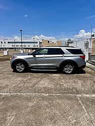 Ford Explorer XLT 2021 - miniatura 2