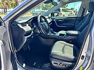Toyota RAV4 XLE 2020 - miniatura 7