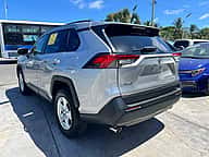Toyota RAV4 XLE 2020 - miniatura 3
