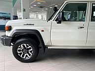 Toyota Land Cruiser LX Serie 70 2027 - miniatura 5