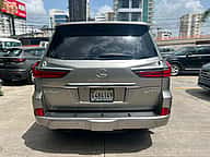 Lexus LX 570 2020 - miniatura 4