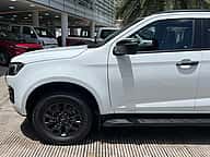 Isuzu DMAX LSE 2027 - miniatura 4