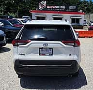 Toyota RAV4 LE 2021 - miniatura 7