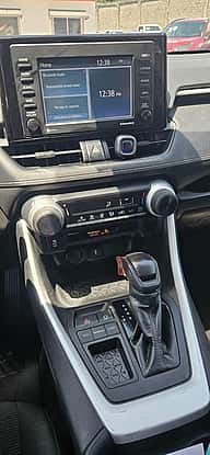 Toyota RAV4 LE 2021 - miniatura 15