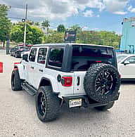Jeep Wrangler Sahara Unlimited 2018 - miniatura 6