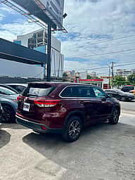 Toyota Highlander LE 2017 - miniatura 4