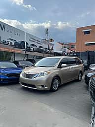 Toyota Sienna XLE 2011 - miniatura 1