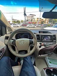 Toyota Sienna XLE 2011 - miniatura 5