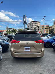 Toyota Sienna XLE 2011 - miniatura 8