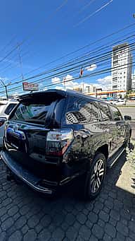 Toyota 4 Runner Limited 2022 - miniatura 3