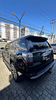 Toyota 4 Runner Limited 2022 - miniatura 4