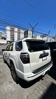 Toyota 4Runner Limited 2021 - miniatura 3