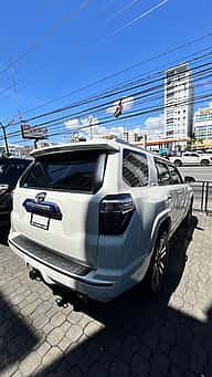 Toyota 4Runner Limited 2021 - miniatura 4