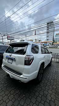 Toyota 4Runner Limited 2021 - miniatura 4