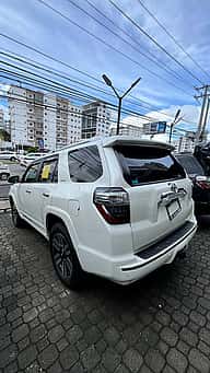 Toyota 4Runner Limited 2021 - miniatura 5