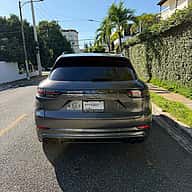 Porsche Cayenne 2019 - miniatura 3