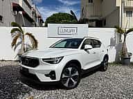 Volvo XC40 Ultimate Dark B5 2024 - miniatura 1