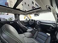 Volvo XC40 Ultimate Dark B5 2024 - miniatura 8