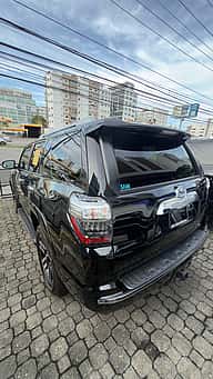 Toyota 4Runner Limited 2021 - miniatura 3