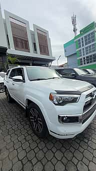 Toyota 4Runner Limited 2021 - miniatura 4