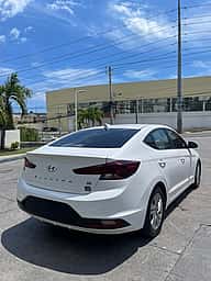 Hyundai Elantra SEL 2020 - miniatura 3