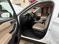 Ford Explorer XLT 2023 - miniatura 6