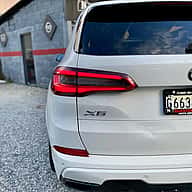 BMW X5 xDrive40i 2019 - miniatura 10