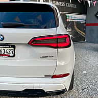 BMW X5 xDrive40i 2019 - miniatura 11